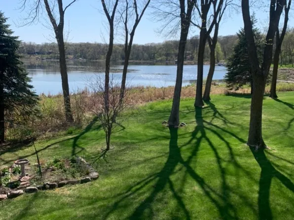 1277 Black Oaks Ct N, Plymouth, MN 55447