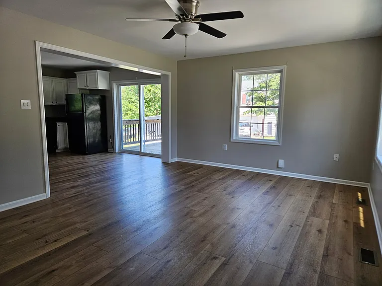 110 Edward Dr — Photo 10