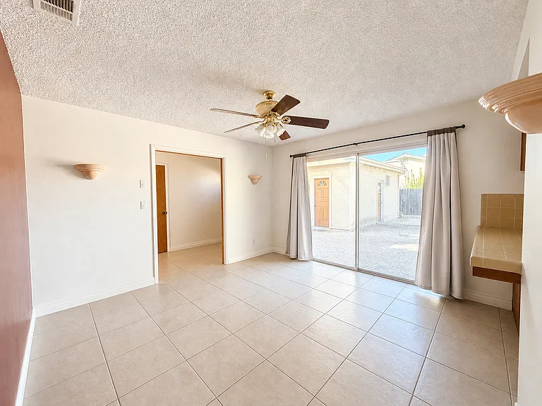 1773 Royal Way — Photo 4