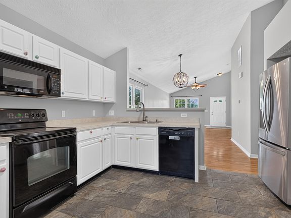 3rd image of 4332 Jasmine Rose Way