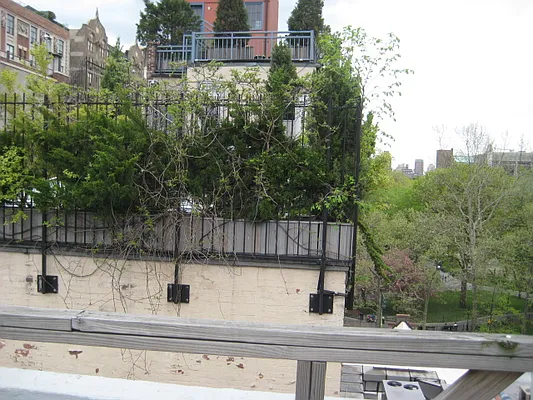 Rented by Magnone Real Estate | media 36