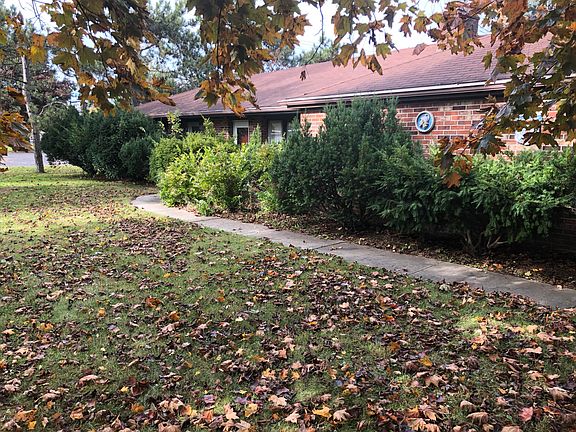 3rd image of 676 Saint Joseph Ave