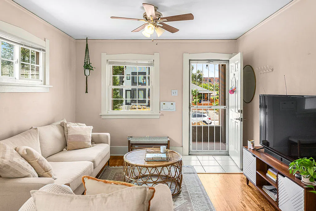 1 bed, 1100 sqft, $2,300 — Photo 4