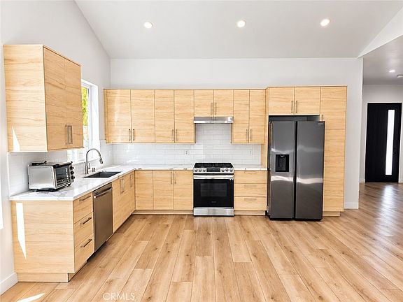 4th image of 17318 Bircher St