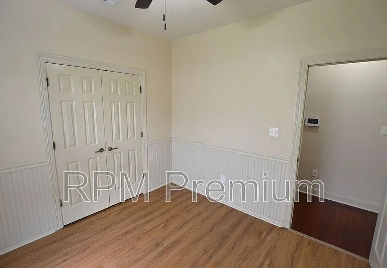 2691 Woodbend Ave — Photo 23