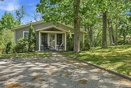 1185 Fleetwood Rd Photo 1