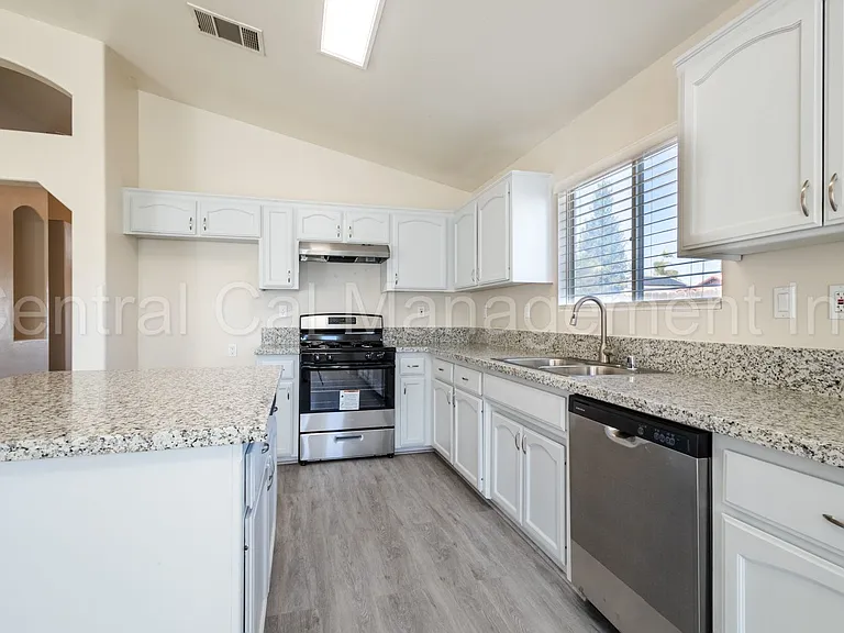 6101 Aruba Ct — Photo 9