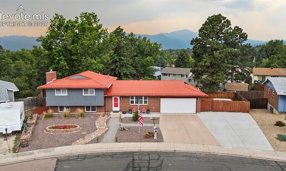1st image of 2110 Greenwich Cir W