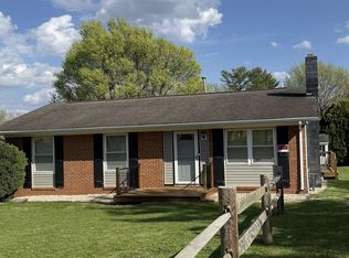 858 Augusta Farms Rd, Waynesboro, VA 22980