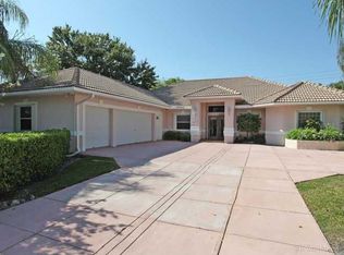 126 Thornton Dr, Palm Beach Gardens, FL 33418