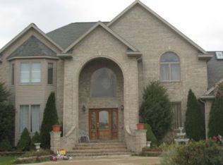 36740 Elizabeth Ln, New Boston, MI 48164