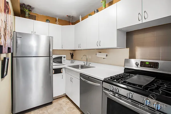 Sold by Nest Seekers International | media 37