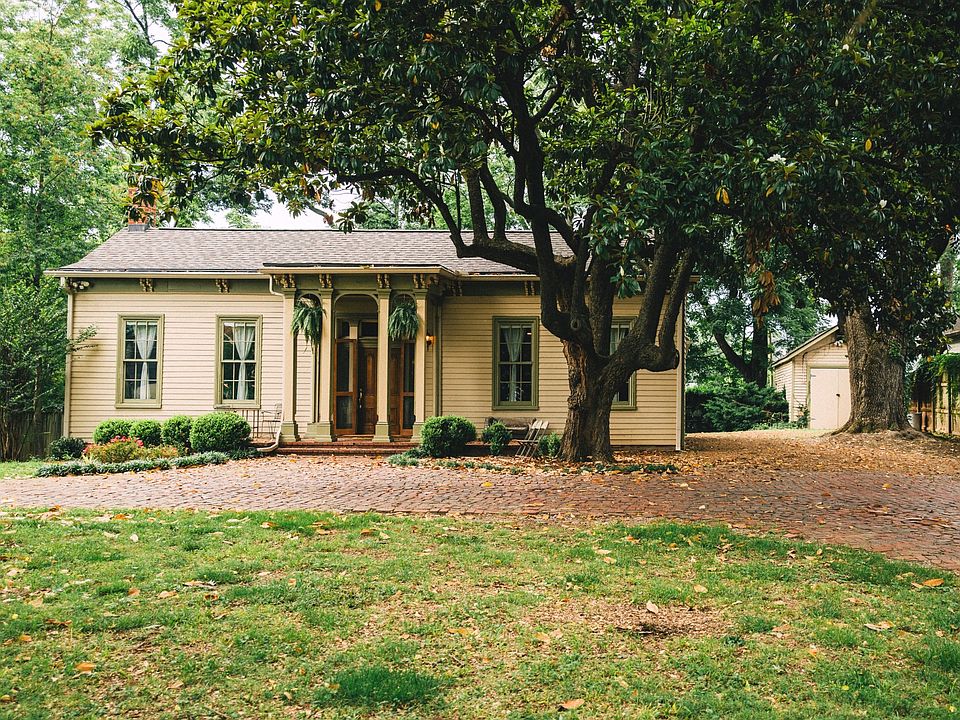 34th image of 1703 Greenwood Ave