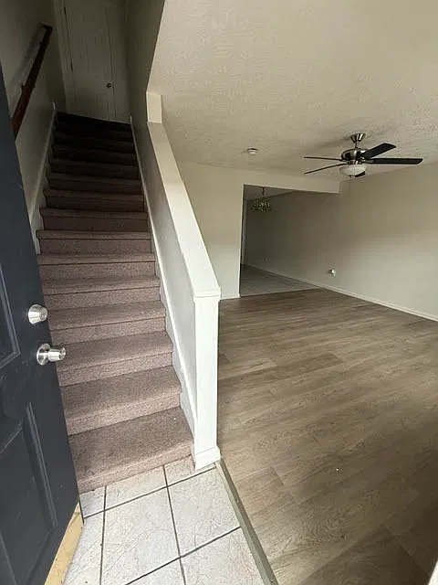 2 bed, 2.5 bath, 1080 sqft, $1,300 — Photo 2