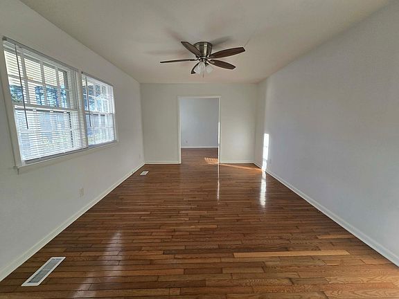 5th image of 409 Glen Canyon Dr