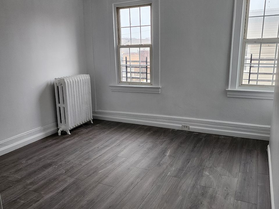 1st image of 13 Stewart Pl #2F