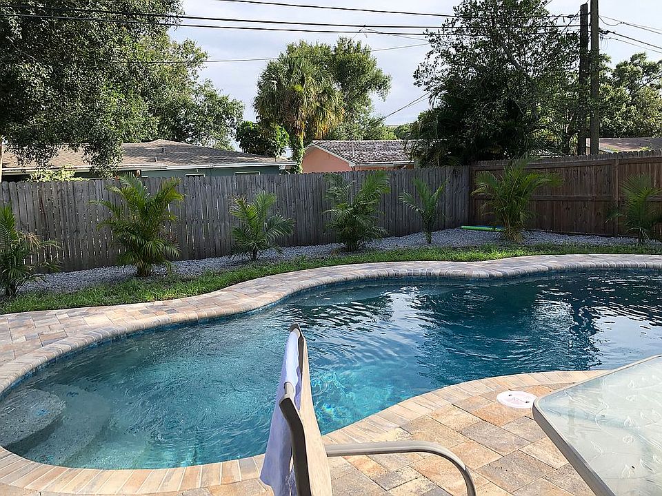 1st image of 1569 Magnolia Dr
