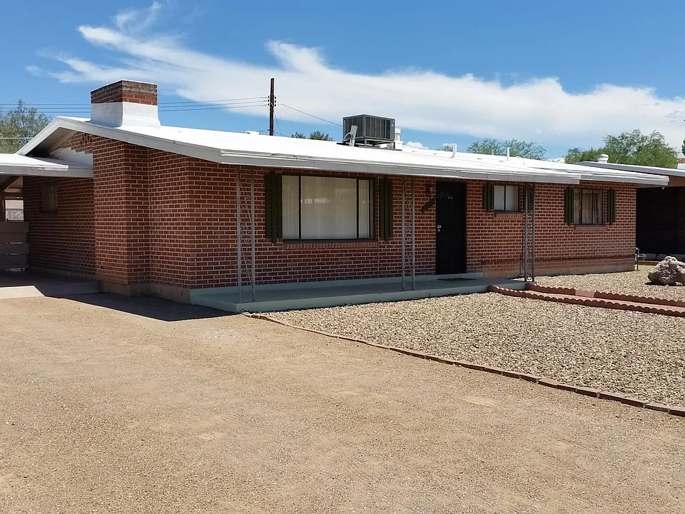 1422 E Blacklidge Dr