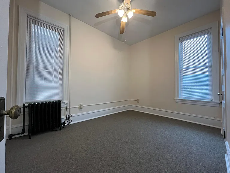 637 W 4th St #2 — Photo 18