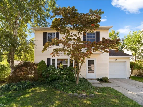 4902 Lakeview Dr, Mentor, OH 44060