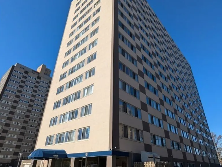 12520 Edgewater Dr #0 — Photo 2