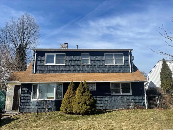 117 Bloomingdale Road, Levittown, NY 11756