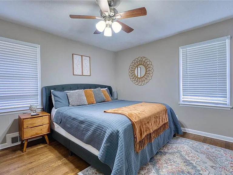 2418 Brookdale Dr NE — Photo 27