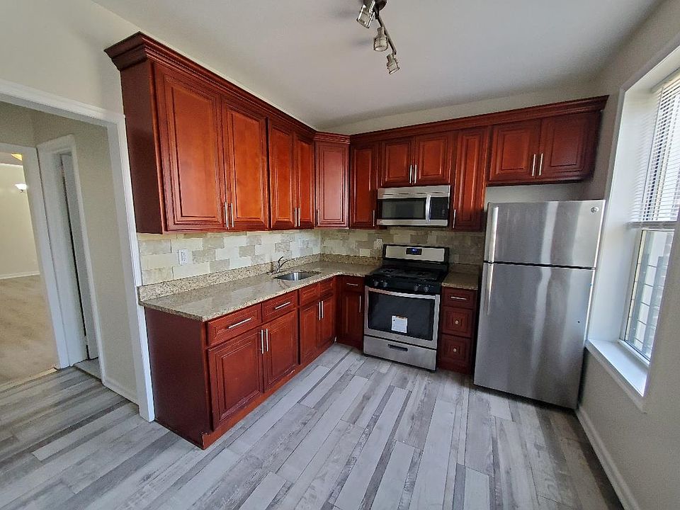 1st image of 61-05 Catalpa Ave #2L