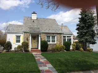 119 Vanderbilt Ave, Manhasset, NY 11030