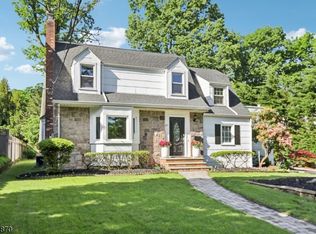 67 Chestnut Rd, Verona, NJ 07044