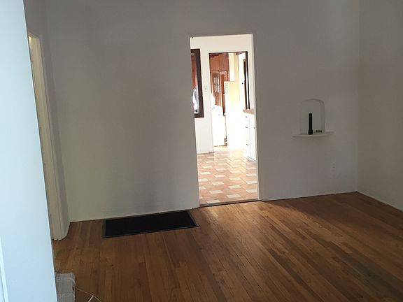 4th image of 1321 Vassar Dr NE