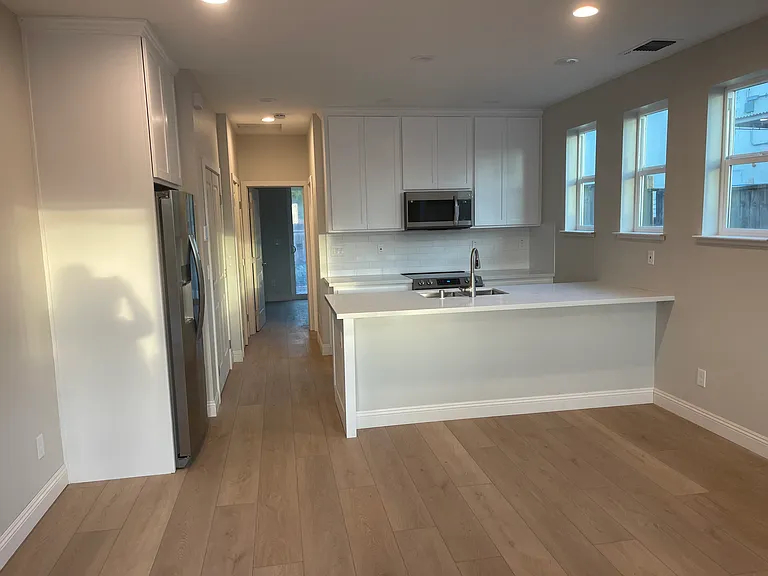 3009 Notre Dame Dr — Photo 2