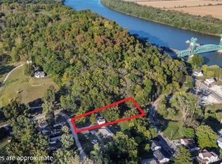 305 Vineyard St, Hardin, IL 62047