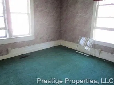 5 bed, 2687 sqft, $3,565 — Photo 4