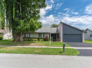 7841 NW 54th St, Lauderhill, FL 33351