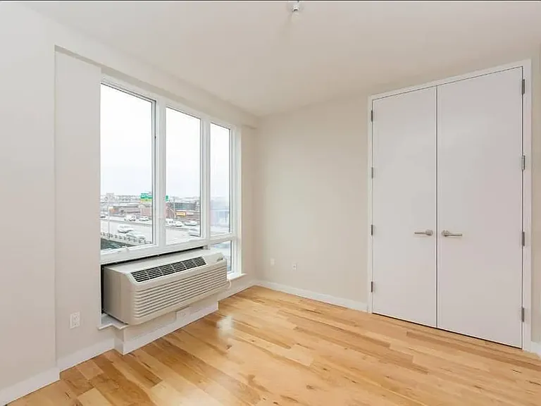 314 52nd St #3B — Photo 3
