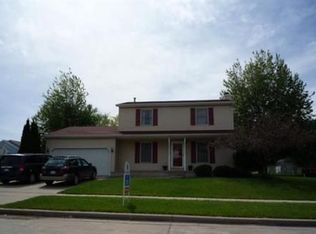 1302 Mill Creek Rd, Bloomington, IL 61704