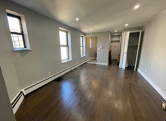 2nd image of 211 W 146th St #6LL