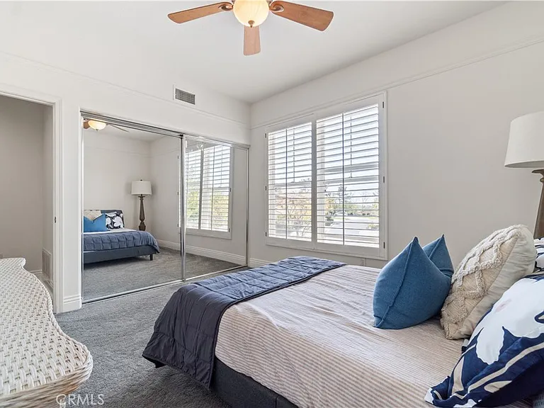 11 Willowglade — Photo 26