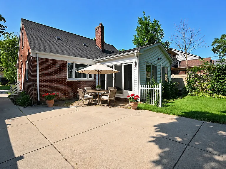 2453 Windemere Rd — Photo 18
