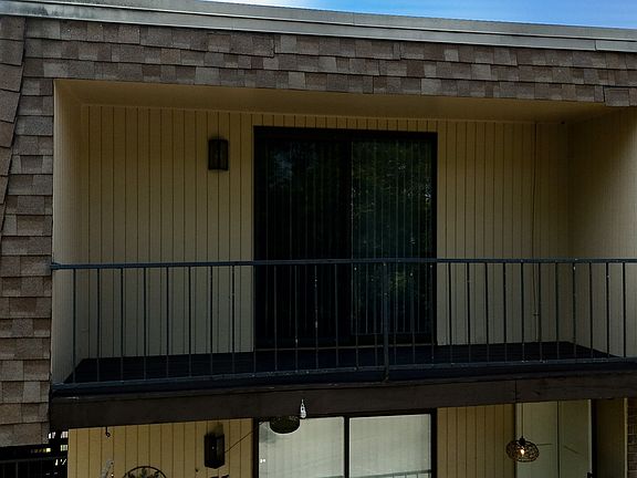 3rd image of 420 Walton Ln APT I43