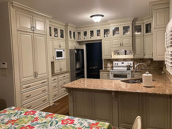 Newly Renovated Kitchen