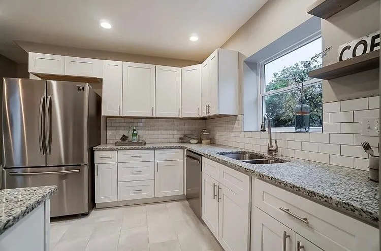 1803 Avonlea Ave — Photo 12