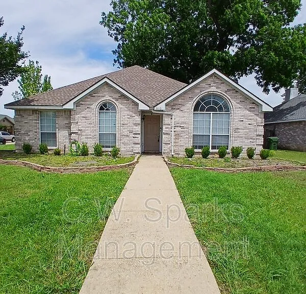 3610 Berrywood Cir — Photo 4