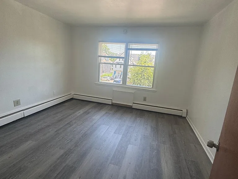 155 Birdseye St #B6 — Photo 3