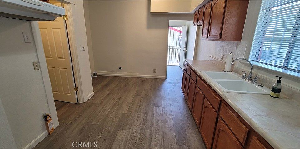1st image of 820 W 55th St #820