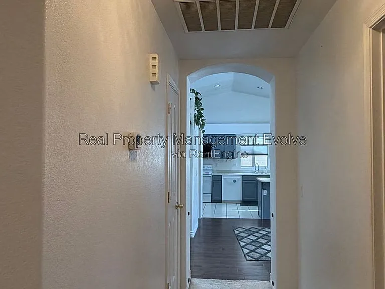2227 E Edna Ave — Photo 14