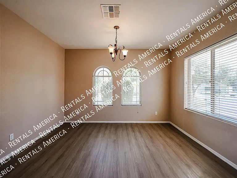 876 E Riviera Pl — Photo 10