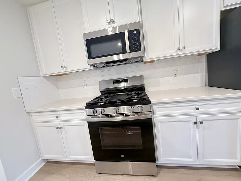 2316 Elowen Ln — Photo 8