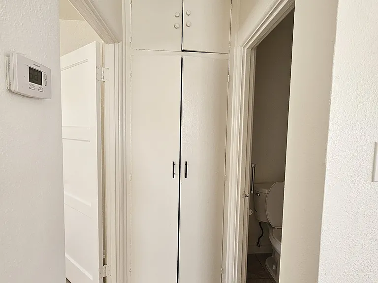 1934 E Adams St #1 — Photo 8
